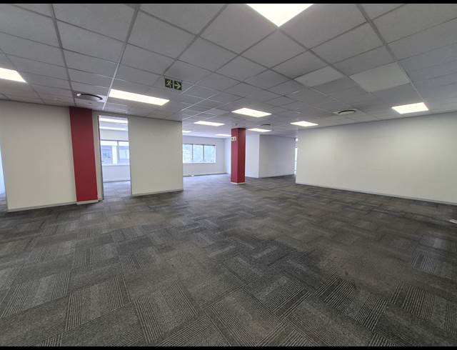 595M² OFFICE TO LET IN SANDTON CENTRAL