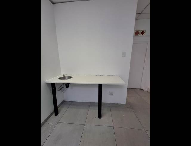 75M² RETAIL TO LET IN VINCENT