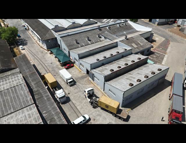 998M² WAREHOUSE TO LET IN PAARL CENTRAL