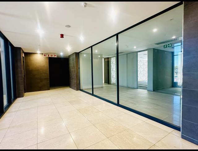 2,948M² OFFICE TO LET IN BRYANSTON