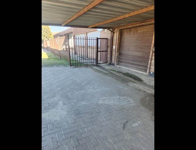 1,200M² WAREHOUSE TO LET IN HARRISMITH