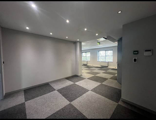 415M² OFFICE TO LET IN MOWBRAY