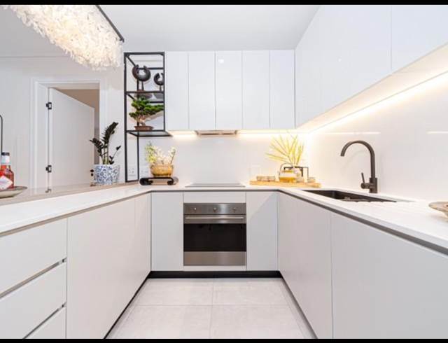 2 BEDROOM APARTMENT RENTED IN HYDE PARK