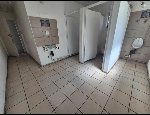650M² WAREHOUSE TO LET IN WADEVILLE