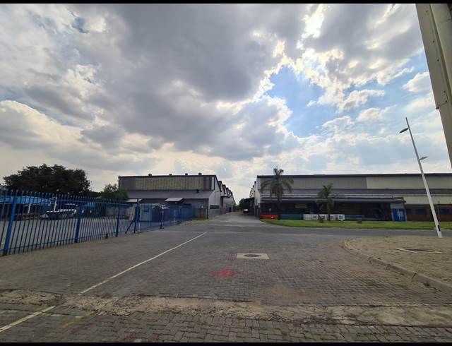 2,899M² WAREHOUSE TO LET IN OLIFANTSFONTEIN