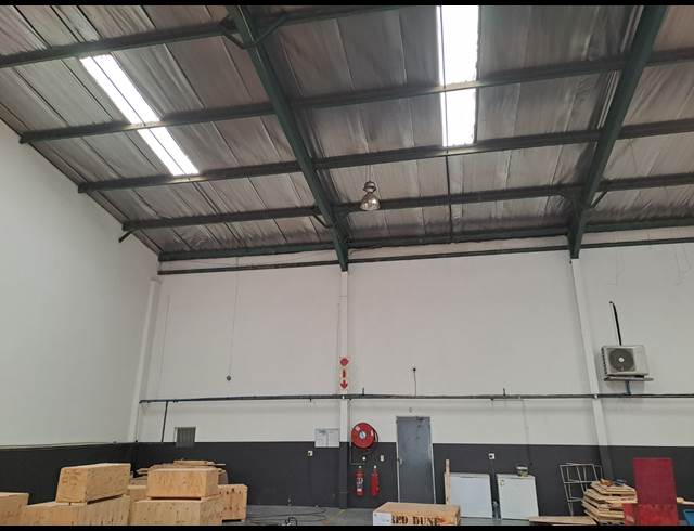633M² WAREHOUSE TO LET IN POMONA