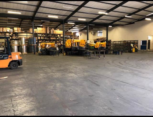2,000M² WAREHOUSE TO LET IN PRIMROSE