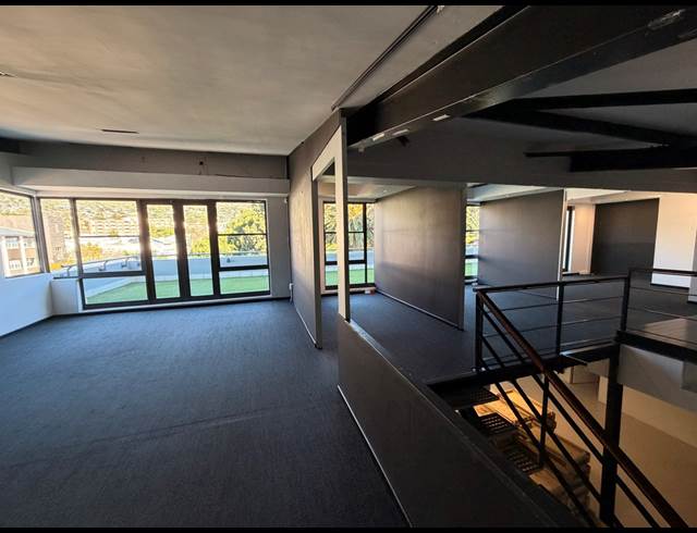 388M² OFFICE TO LET IN GARDENS