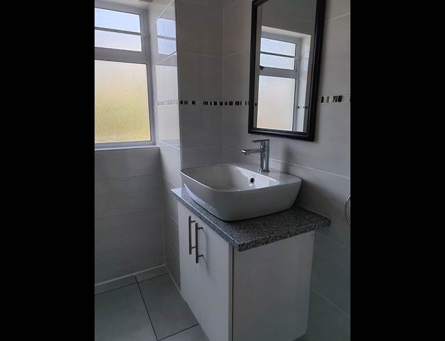 2 bed property to rent in PLUMSTEAD