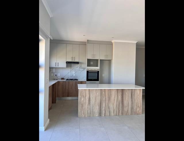 3 BEDROOM APARTMENT TO LET IN SANDOWN