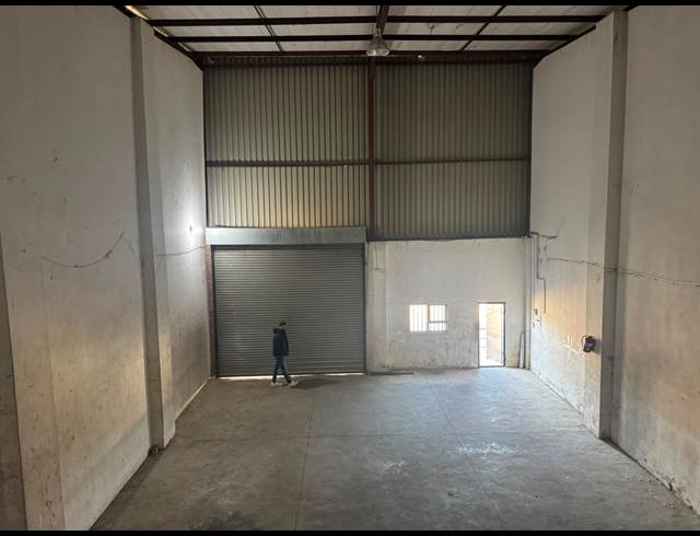 510M² WAREHOUSE TO LET IN CROWN