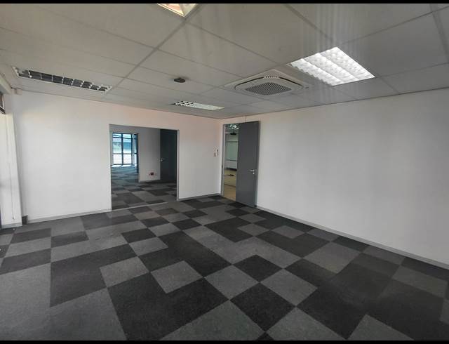 299M² OFFICE TO LET IN BRYANSTON
