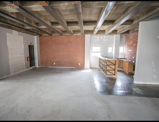 400M² SHOWROOM TO LET IN KRAMERVILLE