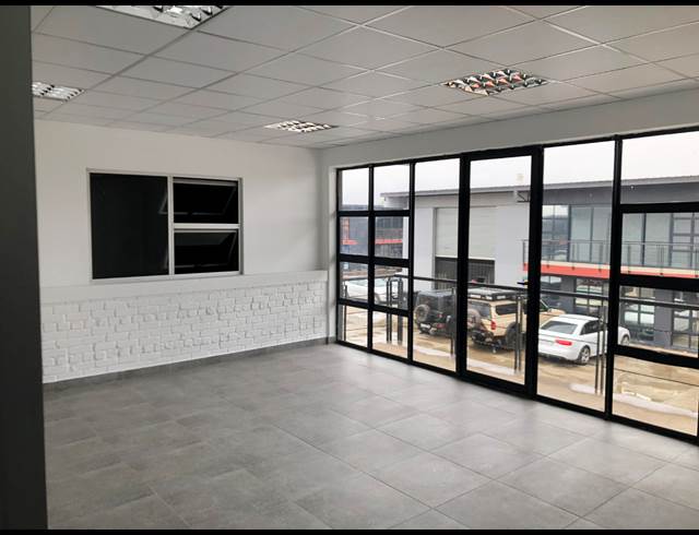 984M² OFFICE TO LET IN POMONA AH
