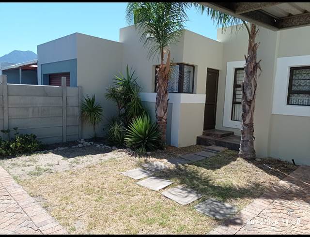 2 bed property to rent in SOMERSET PARK