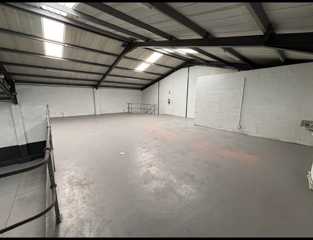 420M² WAREHOUSE TO LET IN EPPING INDUSTRIAL