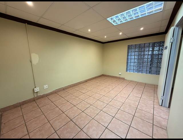 45M² OFFICE TO LET IN WIERDA PARK