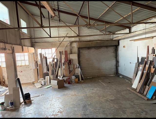 206M² WAREHOUSE TO LET IN STEELEDALE