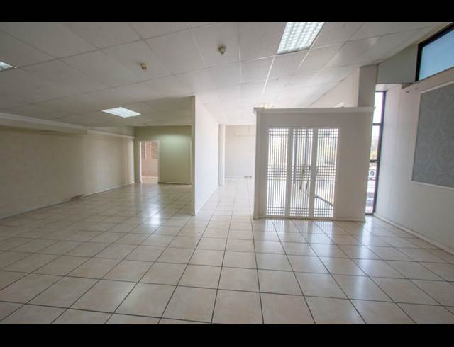 750M² OFFICE TO LET IN KRAMERVILLE
