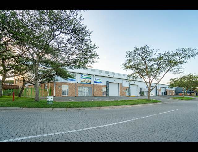 400M² WAREHOUSE RENTED IN RIVERSIDE INDUSTRIAL PARK