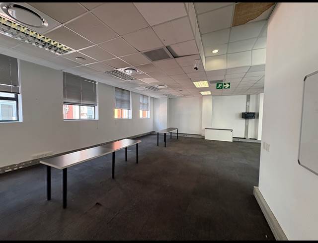 903M² OFFICE TO LET IN CAPE TOWN CITY CENTRE