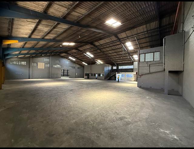 2,357M² WAREHOUSE TO LET IN ROSSBURGH