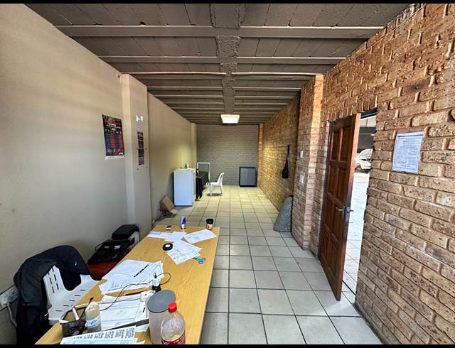 420M² FACTORY TO LET IN ANDERBOLT