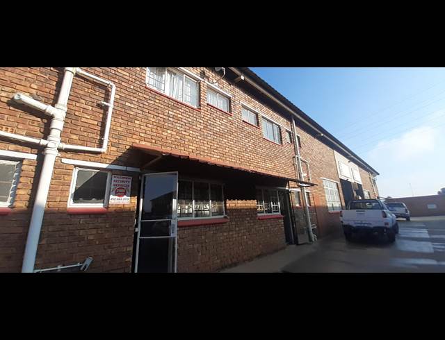 1,000M² WAREHOUSE TO LET IN WALTLOO