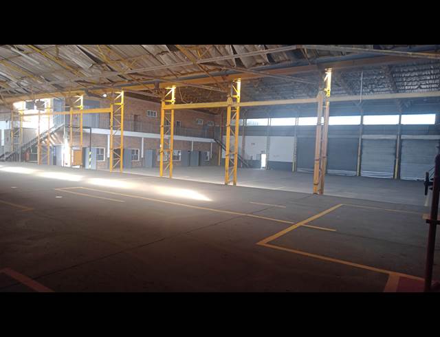 2,722M² FACTORY TO LET IN BENROSE