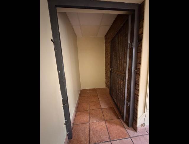 45M² OFFICE TO LET IN WIERDA PARK