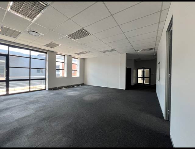 196M² OFFICE TO LET IN HIGHVELD