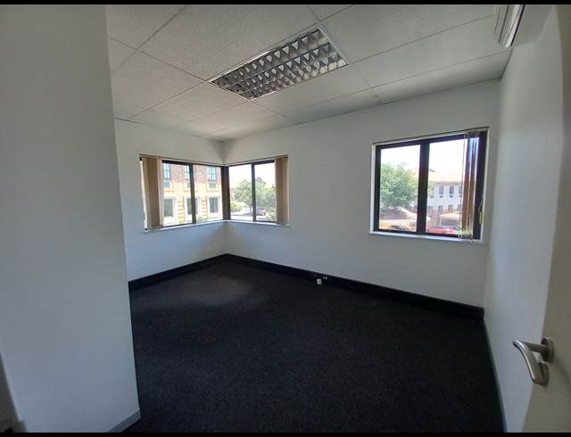 279M² OFFICE TO LET IN BRYANSTON