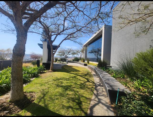 236M² OFFICE TO LET IN WATERFALL