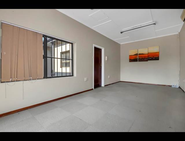375M² OFFICE TO LET IN MELROSE