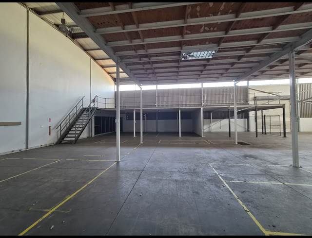 1,016M² WAREHOUSE TO LET IN HALFWAY HOUSE