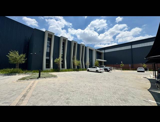 5,515M² WAREHOUSE TO LET IN SAMRAND BUSINESS PARK