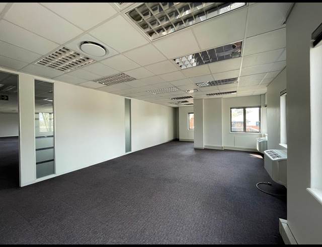 371M² OFFICE TO LET IN BRYANSTON