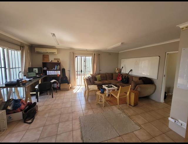 150M² OFFICE TO LET IN RIVERGATE