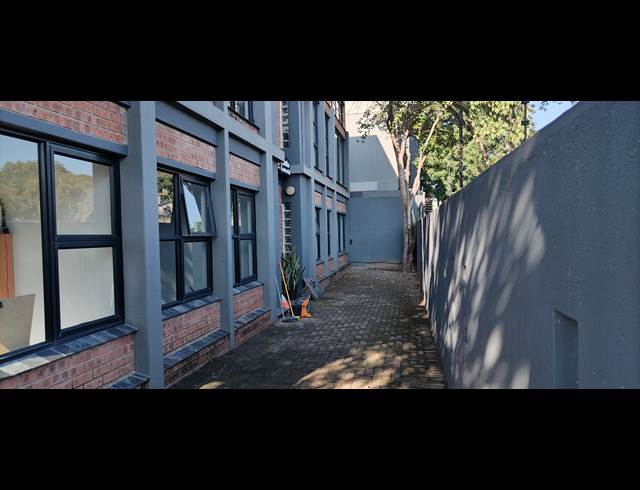 132M² OFFICE TO LET IN SONHEUWEL
