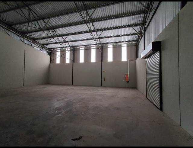 350M² WAREHOUSE TO LET IN WYCHWOOD