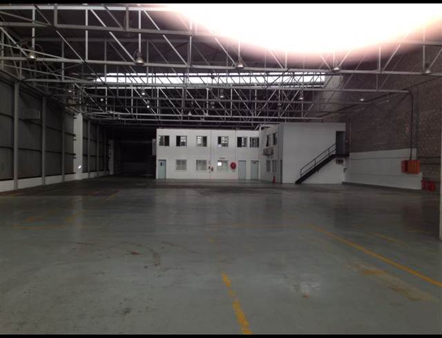 1,830M² FACTORY TO LET IN PAARDEN EILAND