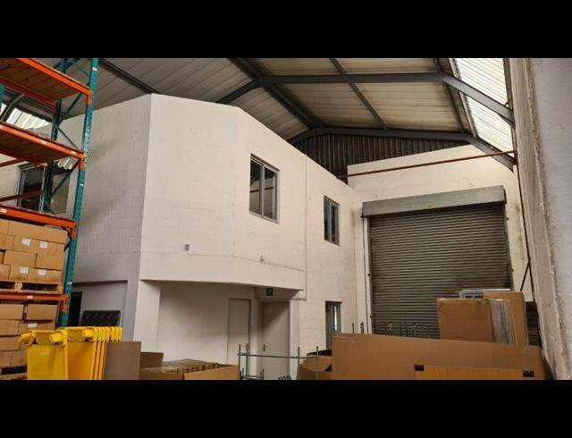 348M² WAREHOUSE TO LET IN KILLARNEY GARDENS