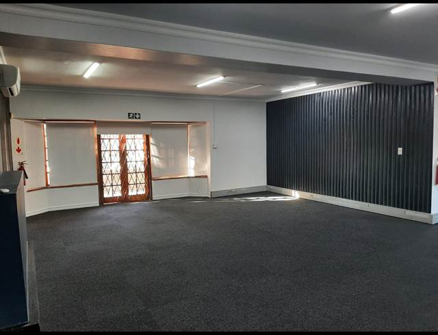121M² OFFICE TO LET IN HILLCREST CENTRAL
