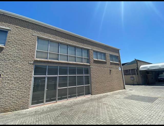 1,350M² WAREHOUSE TO LET IN PAROW INDUSTRIAL