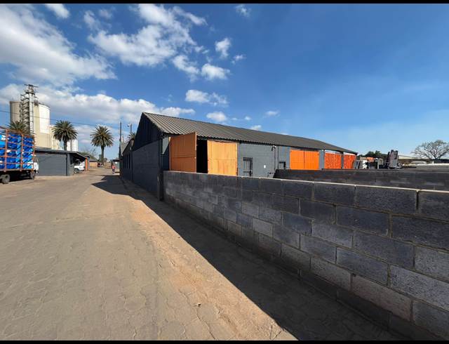 149M² WORKSHOP TO LET IN VULCANIA