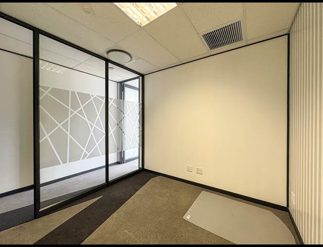 251M² OFFICE TO LET IN LA LUCIA RIDGE