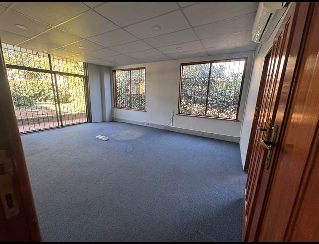 1,322M² WAREHOUSE TO LET IN WYNBERG