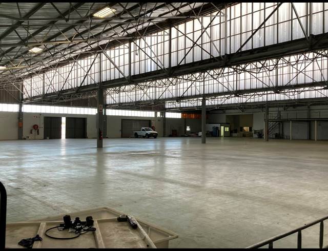 2,056.30M² FACTORY RENTED IN LANSDOWNE