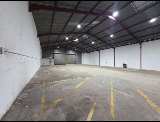 600M² WAREHOUSE TO LET IN STRAND CENTRAL