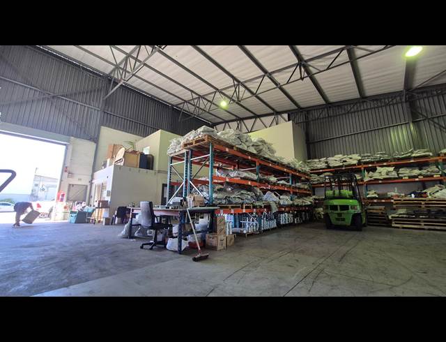 663M² WAREHOUSE TO LET IN CAPRICORN